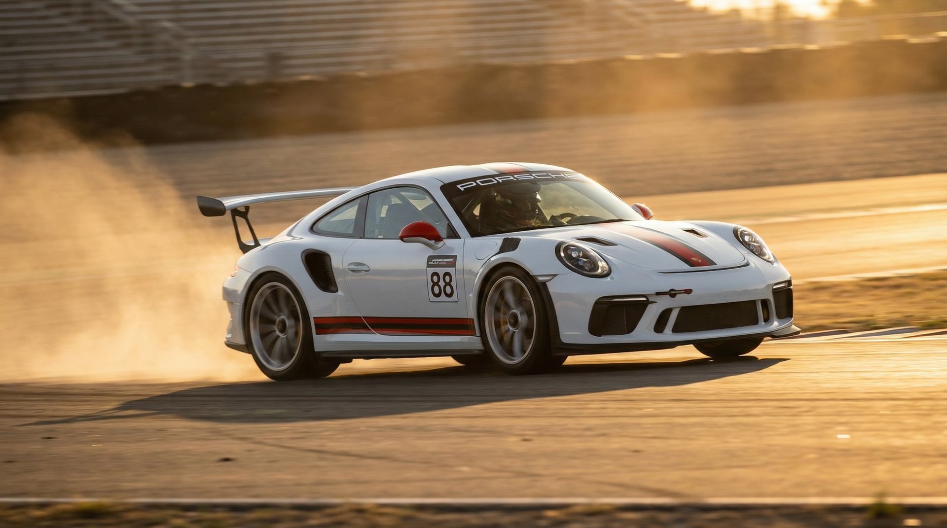 福利姬超跑赛道测评视频